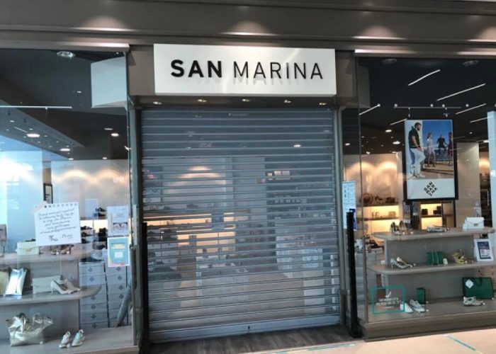 Rideau métallique microperforé